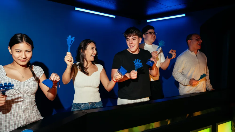 Teams playing the live Game Show at Bond's Fairfax, photo 2
