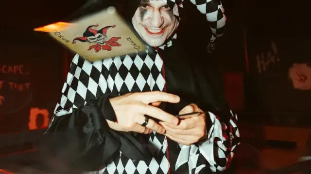 Survive the Joker’s Trap, inside the room at Bond's Fairfax